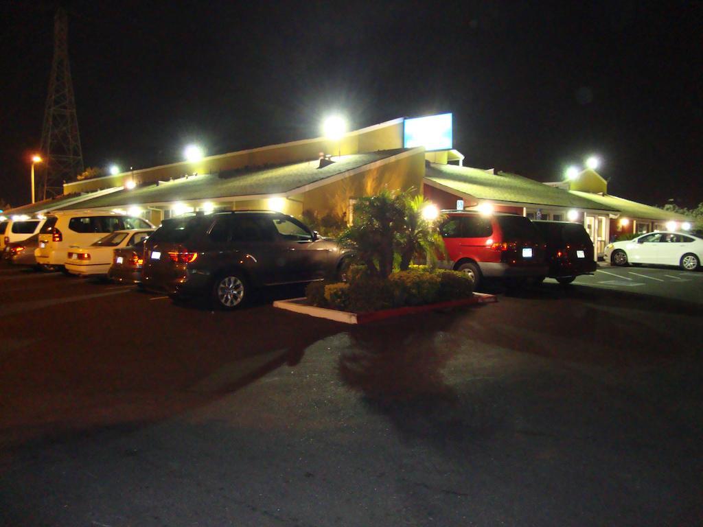 Oasis Inn Sacramento- Elk Grove מראה חיצוני תמונה